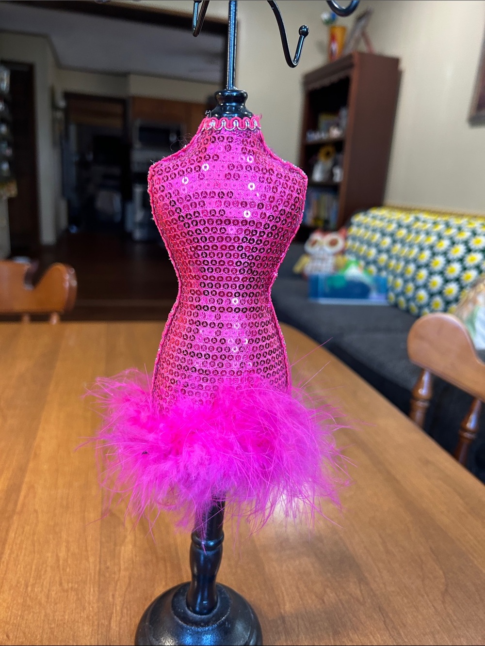 Hot Pink Sequin Mannequin Jewelry Holder with Feather Trim - Picture 5 of 6